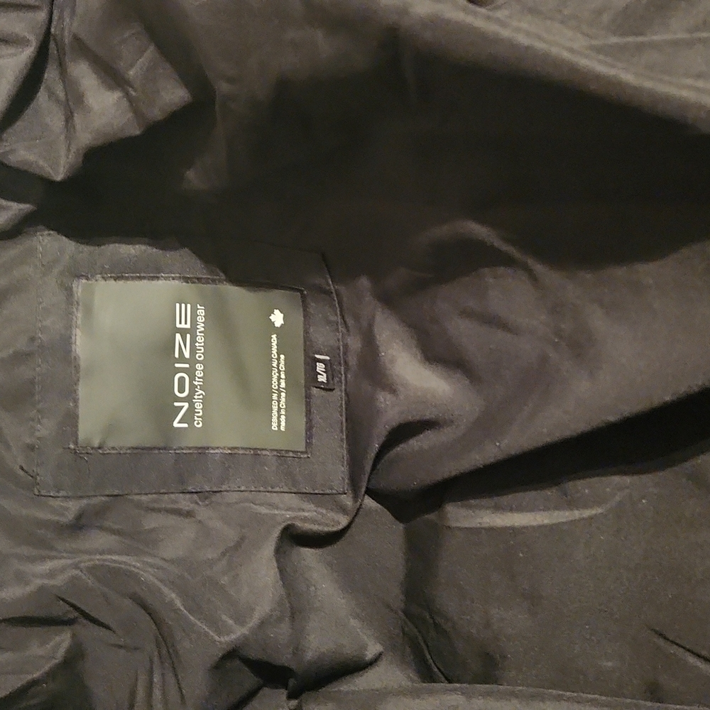 Noise woman's parka